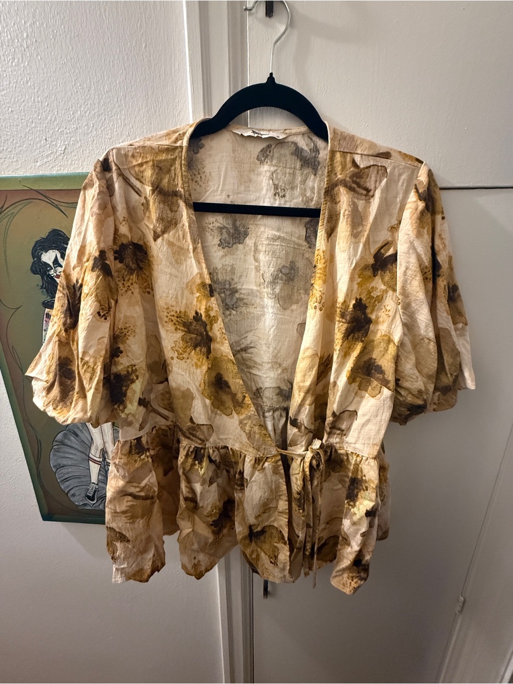 Boho floral blouse with puff sleeves